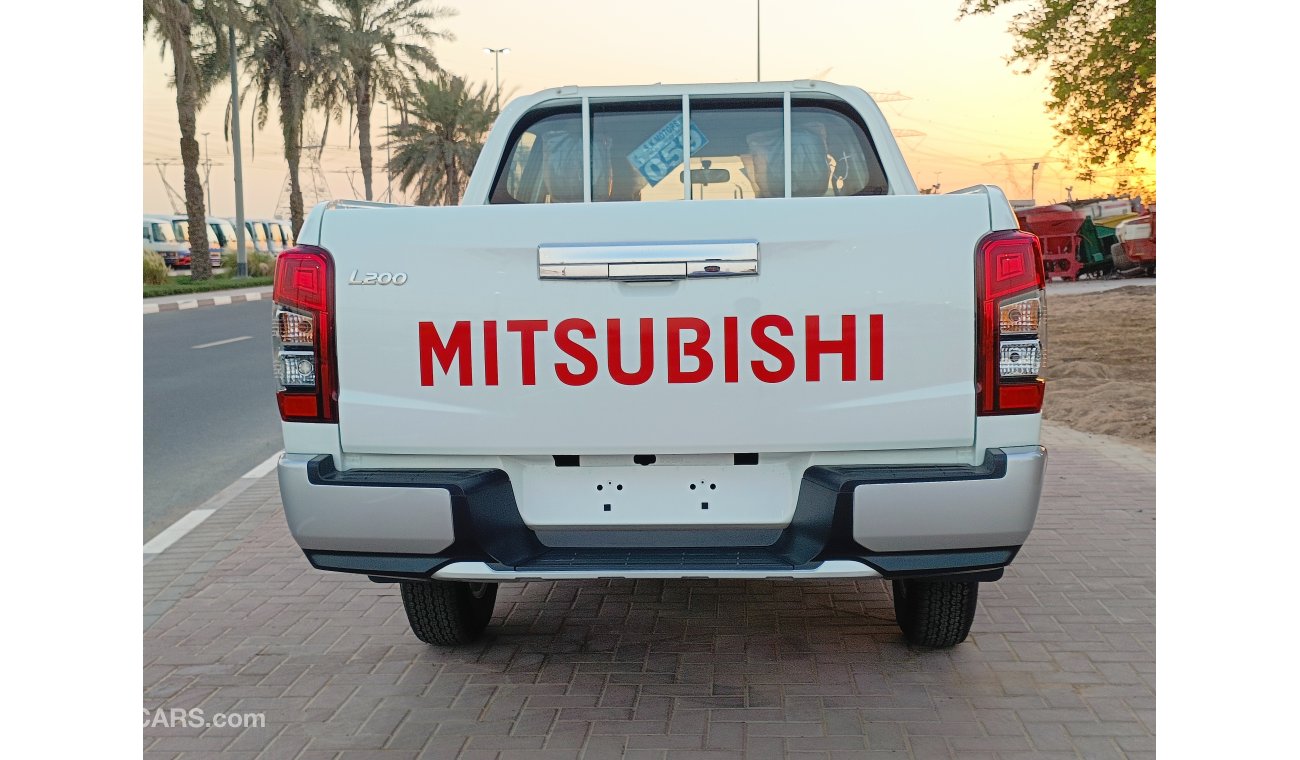 Mitsubishi L200 GLX, 2.5L Diesel /  M/T / 4WD / CD Player / A/C (LOT # 00776)