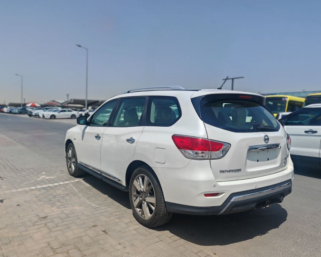 Nissan Pathfinder SL