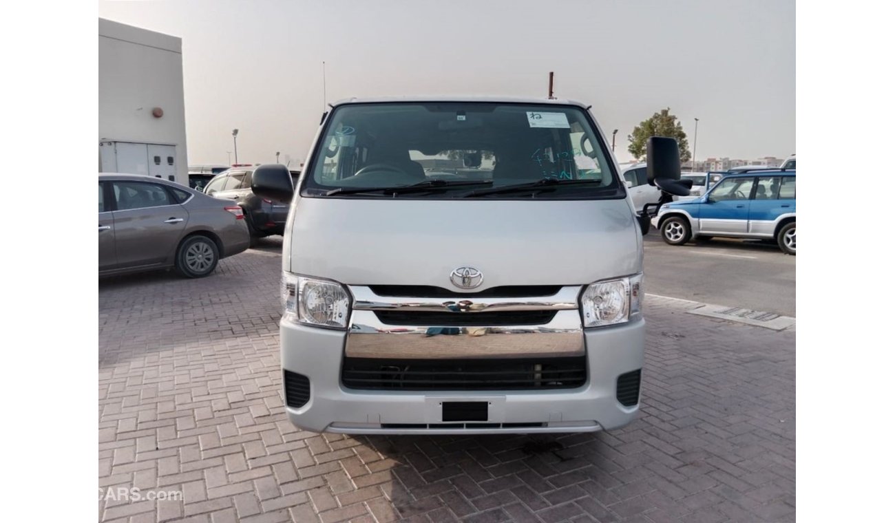 تويوتا هاياس TOYOTA HIACE VAN RIGHT HAND DRIVE (PM1558)