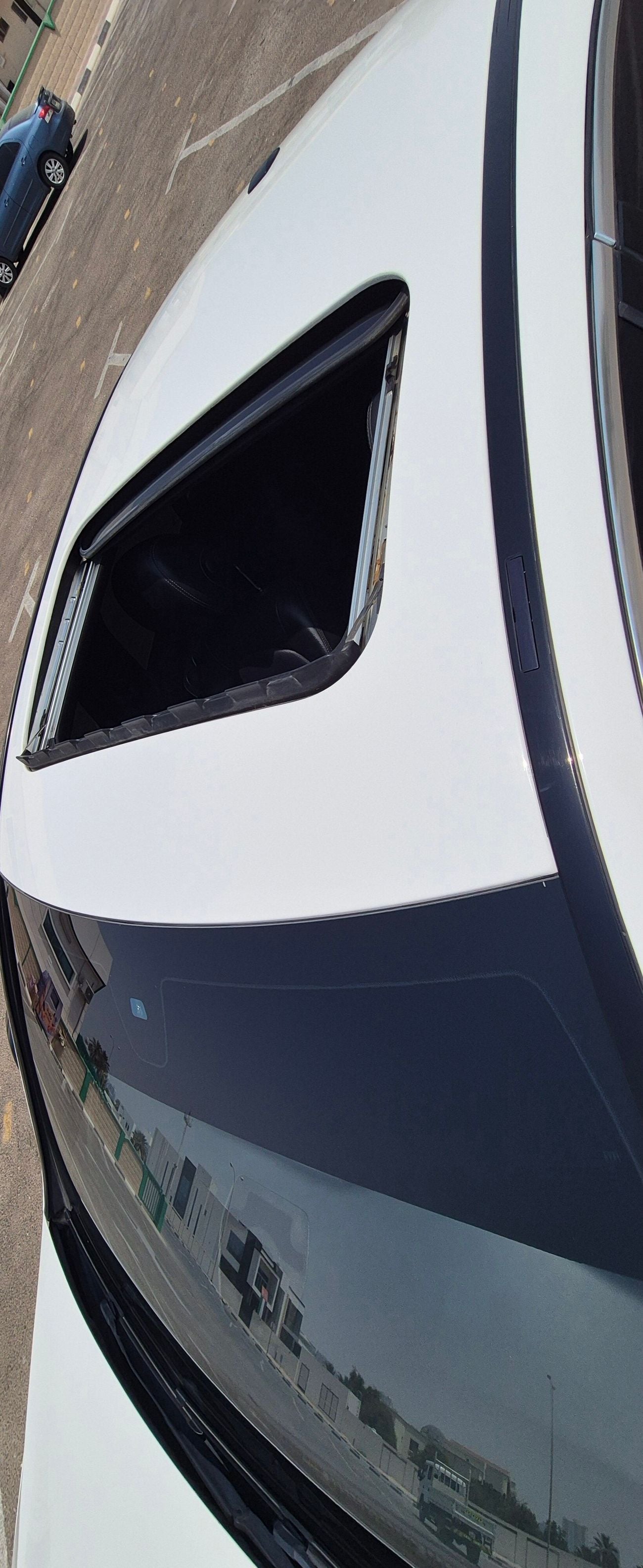 Mercedes Benz C300 STD (NON GCC)