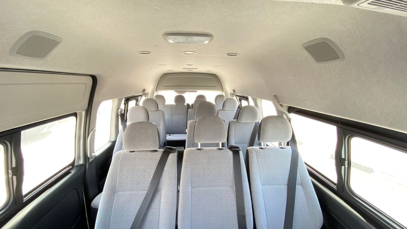 تويوتا هاياس هايس ديزل 2.5 سقف مرتفع