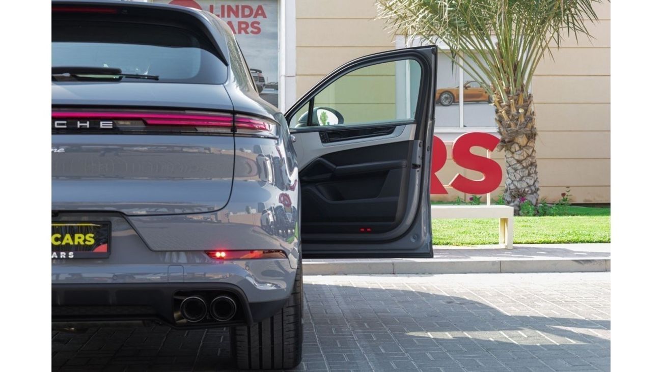 بورش كايان Porsche Cayenne 2024 GCC under Agency Warranty with Flexible Down-Payment.