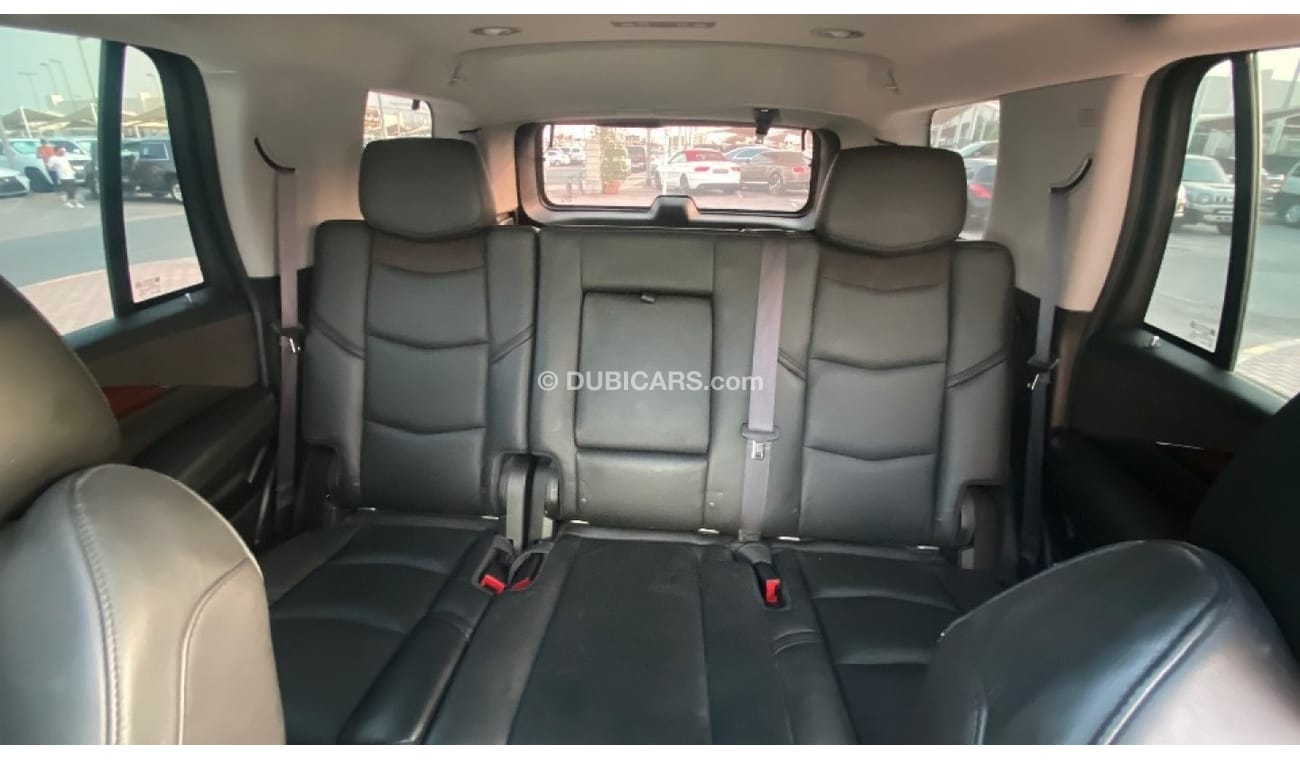 Cadillac Escalade خليجيه GCC Full options