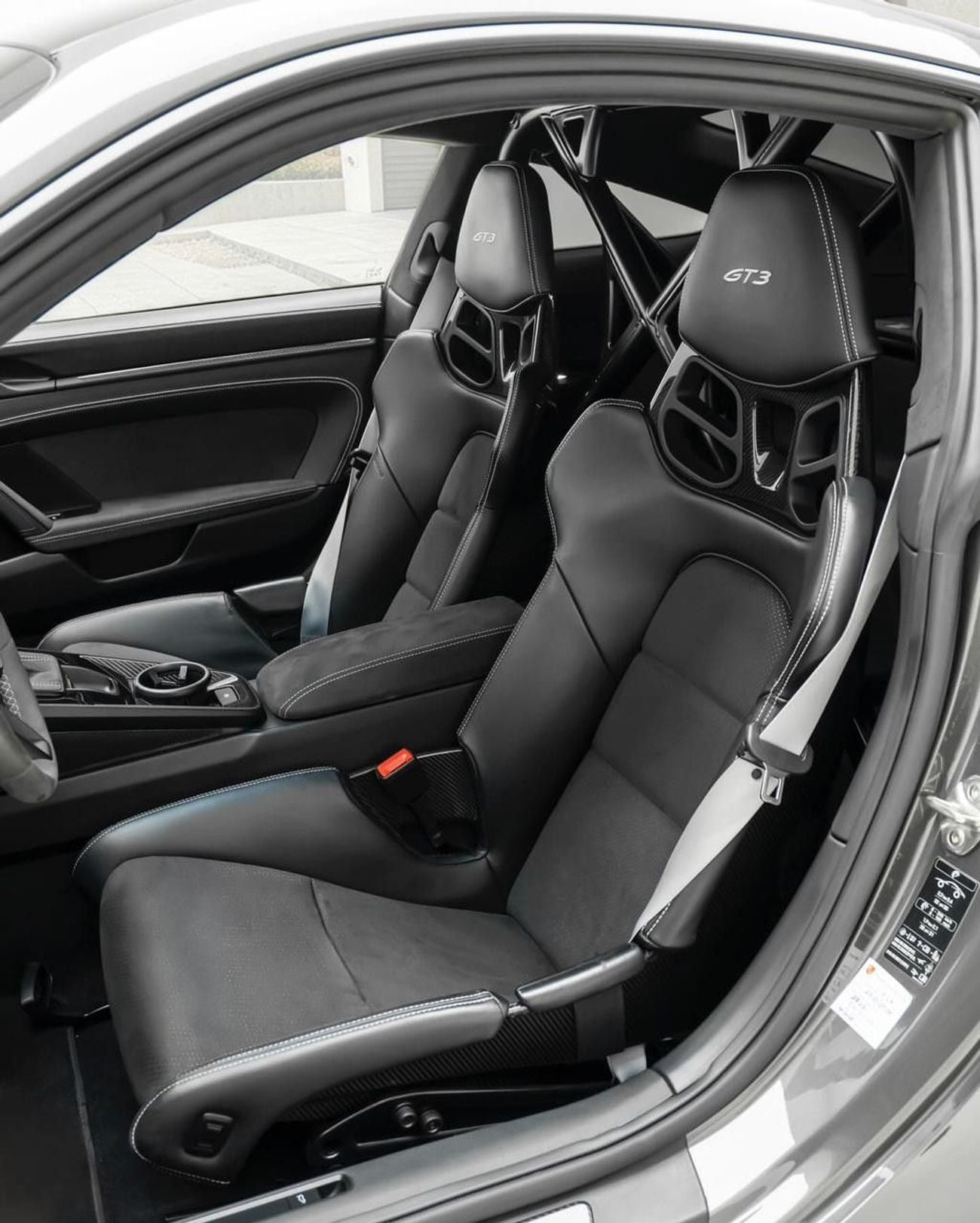 بورش 911 AED 17,400 P.M | 0% DOWN PAYMENT | PORSCHE 911 GT3 | 2023 | GCC SPECS | FULL CARBON | Agency Warrant