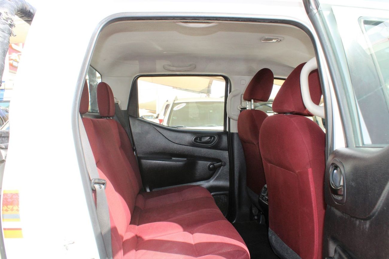 Nissan Navara Std 2.5L RWD A/T