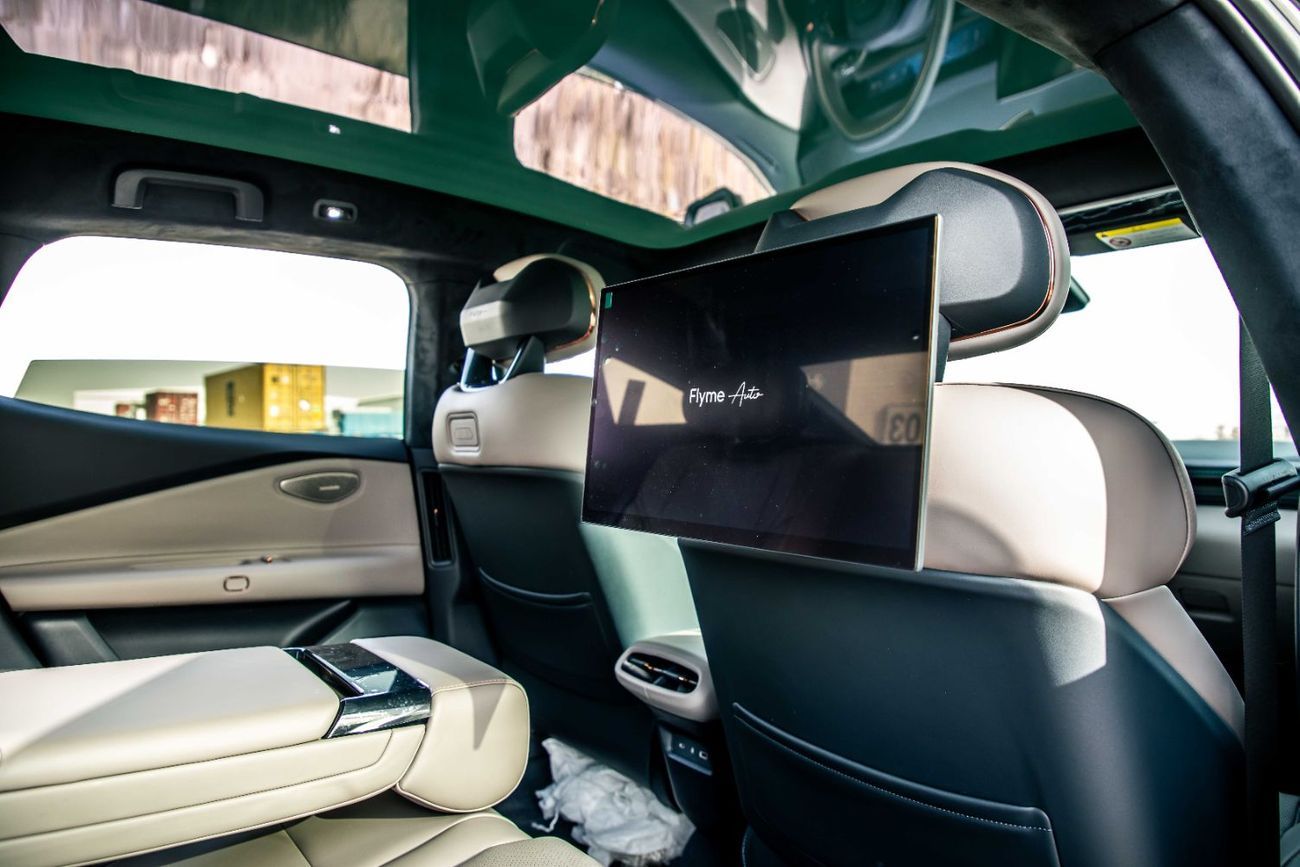 Lynk & Co Z10 2025 Lynk & Co Z10 Max - Fluid Grey Inside Beige