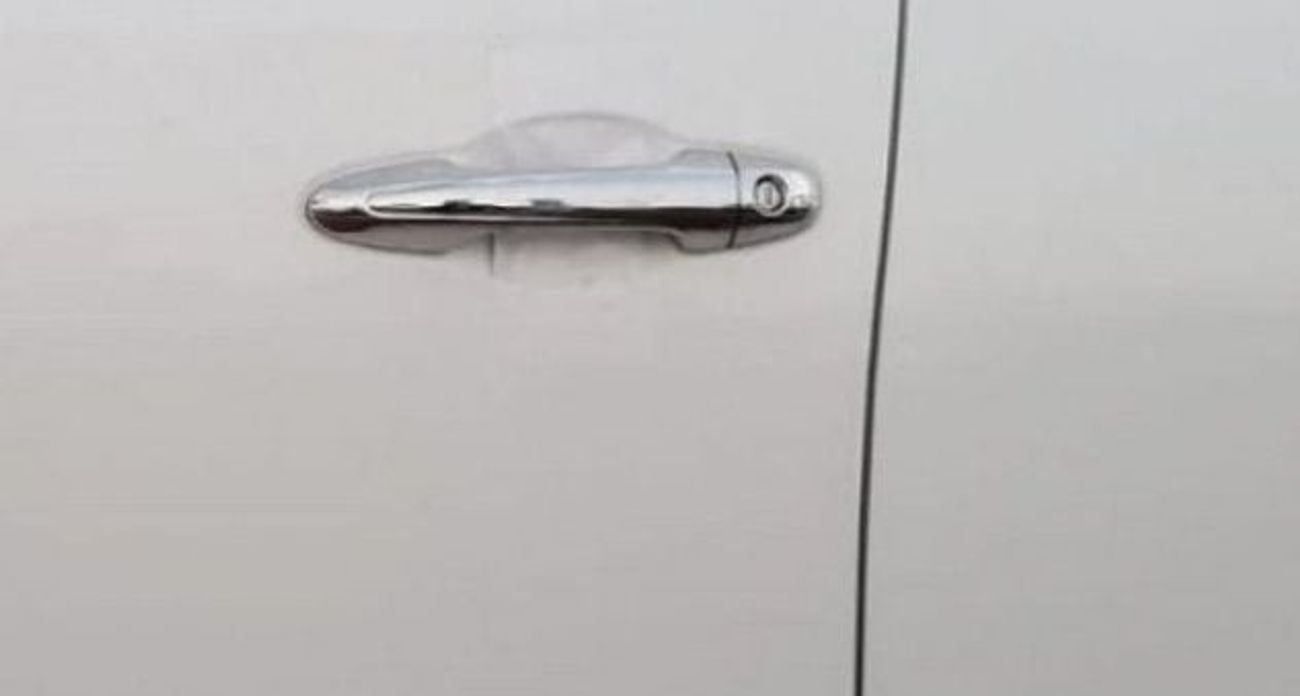 Toyota Hilux double cabin 2.4 Diesel ,,,4X4,,, white color Black interior 2024 Basic option ( for local registrat