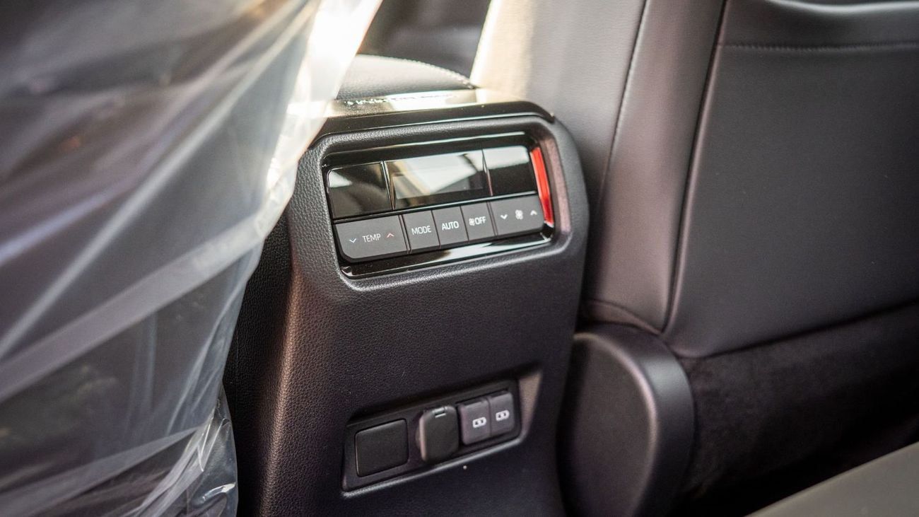 تويوتا برادو 2.7L 4-cylinder inline petrol, 4 door, 7 seats