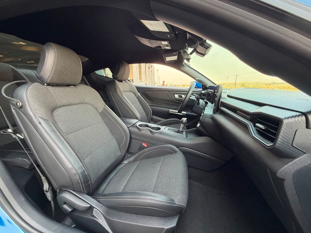 Ford Mustang PREMIUM ECO BOOST / LOW MILEAGE/BIG SCREEN / RADAR/LANE DEPARTURE/BLIND SPOTS/ IN PERFECT CONDITION