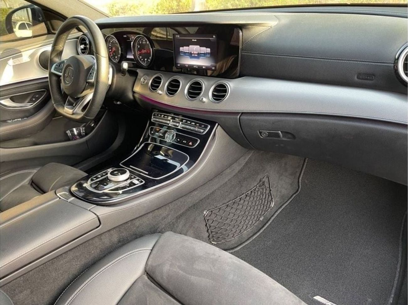 Mercedes-Benz E200 Std