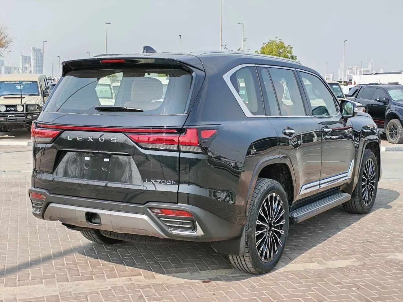 لكزس LX 700h 2026 Lexus LX 700h VIP HEV (4-Seater) 3.5L V6 Twin-Turbo Hybrid