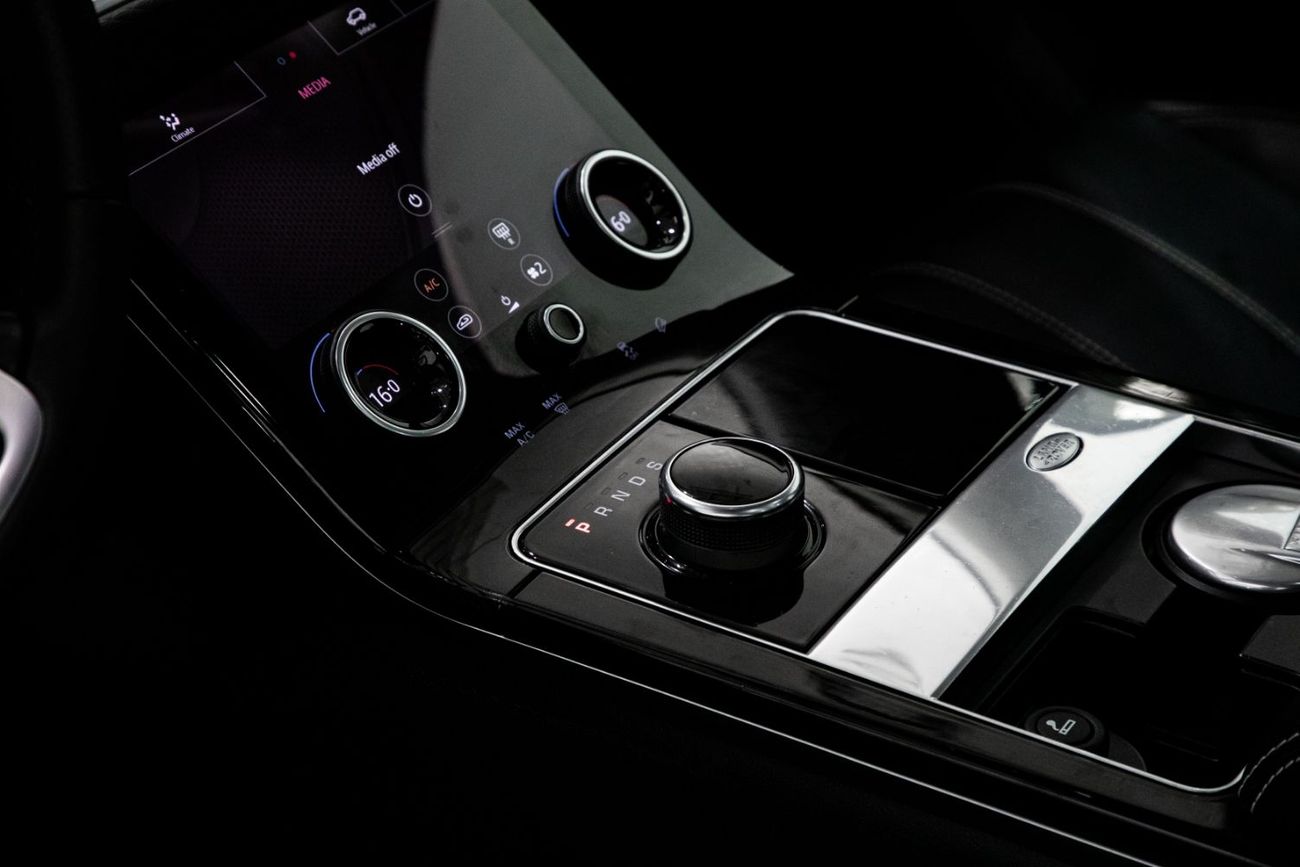 لاند روفر رينج روفر فيلار | 2,937 P.M  | 0% Downpayment | Magnificient Condition!