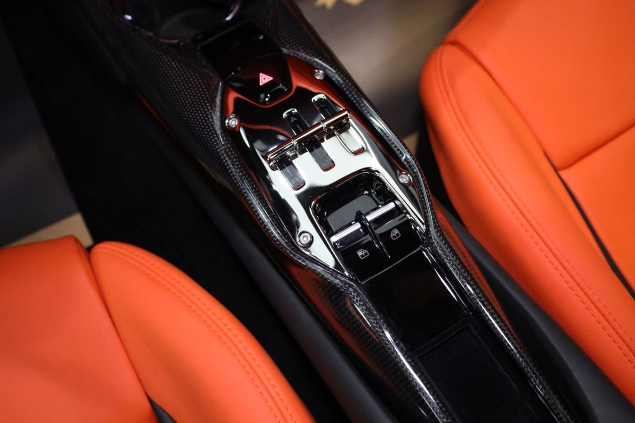 فيراري 296 GTB 3.0T V6 PHEV