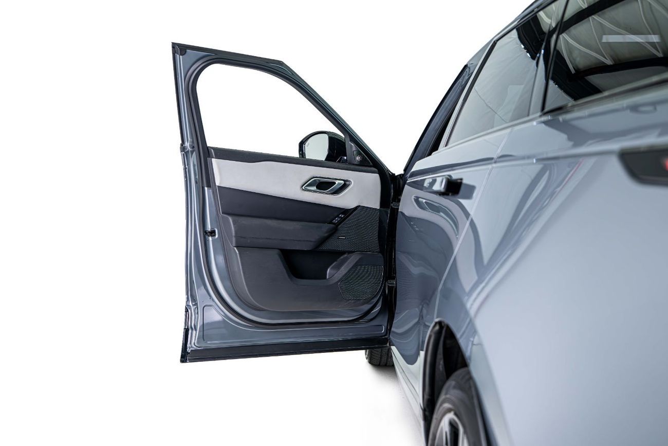 Land Rover Range Rover Velar P250 R-Dynamic SE 2.0L GCC-Al Tayer Warranty Until 11/2028-22 Inch Black Rims