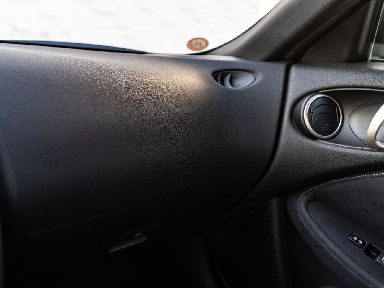 Nissan 370Z Std 3.7L (324 HP) Coupe