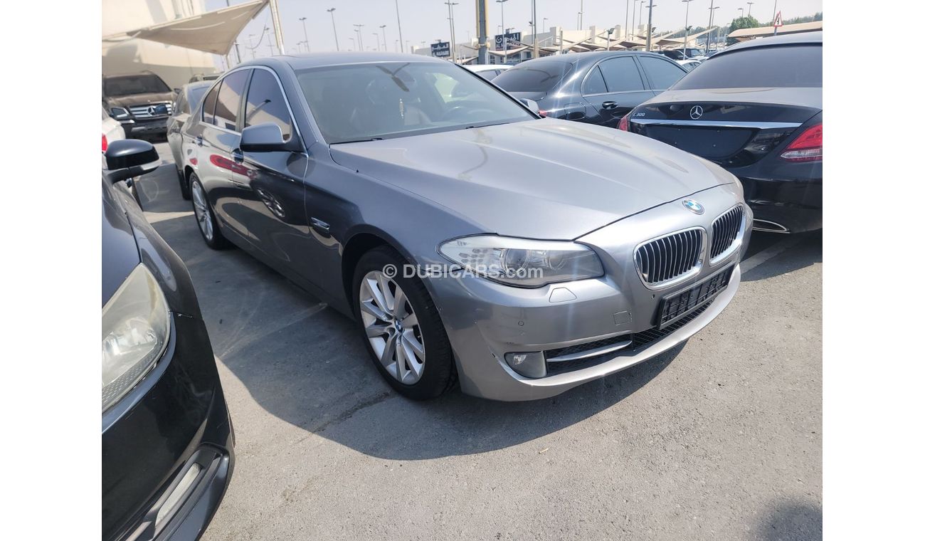 بي أم دبليو 528i اكزكيتيف