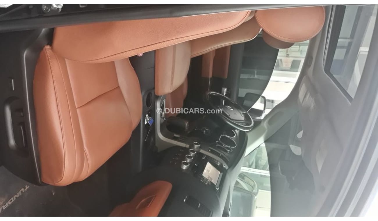 Toyota Tundra 2011 American specs Double 4x4 Full options Sunroof DVD camera Leather interiors