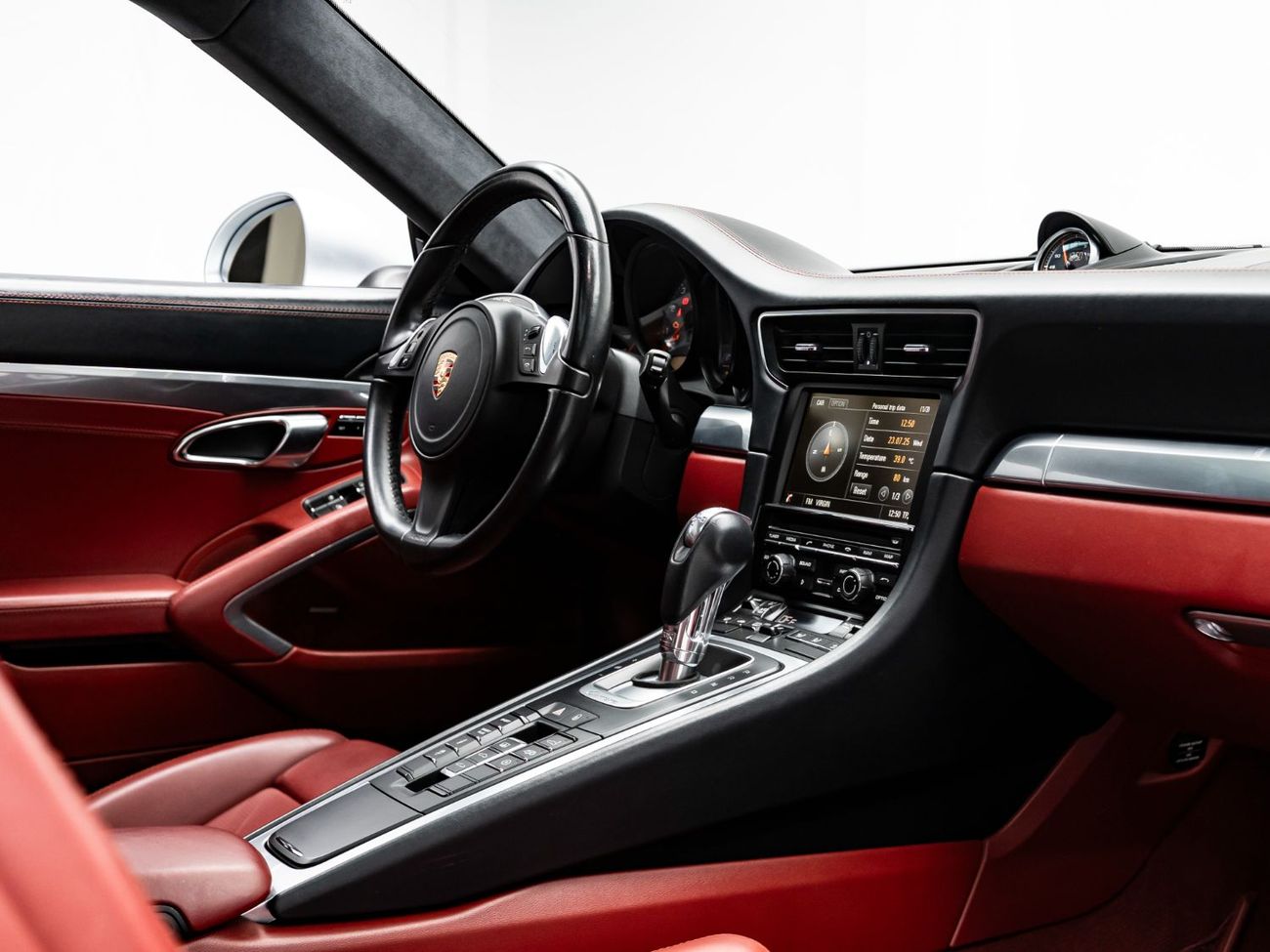 Porsche 911 Carrera 4S 3.8L Coupe 2015 Porsche 911 Carrera 4S, 1 Year Munich Motor Works Warranty, Low KMs, GCC