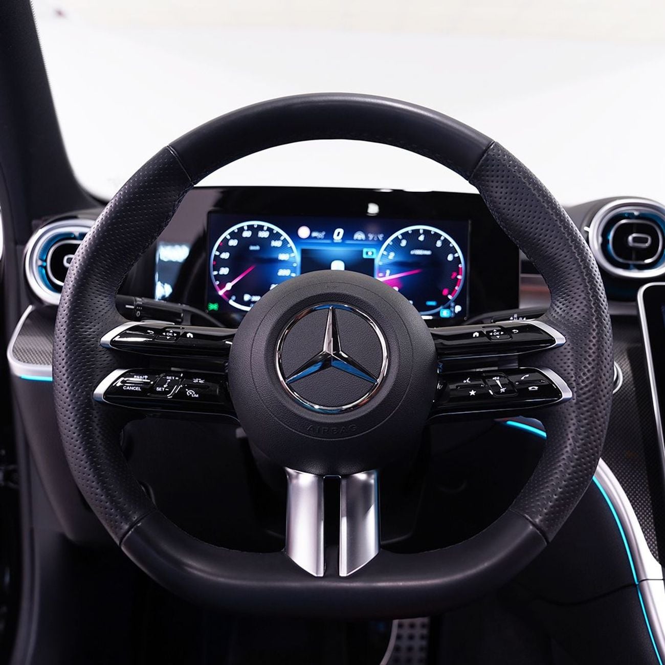 Mercedes-Benz C 200 Premium 2.0L 2023 Mercedes Benz C200 AMG, Warranty, Full Options, 201 HP, Very Low Kms