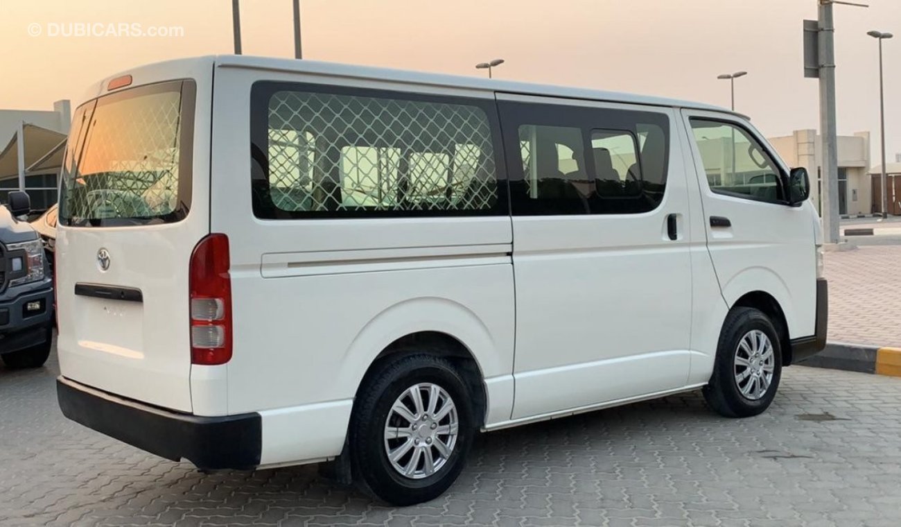 تويوتا هاياس Toyota Hiace 6 Seats Van 2014 Ref# 465