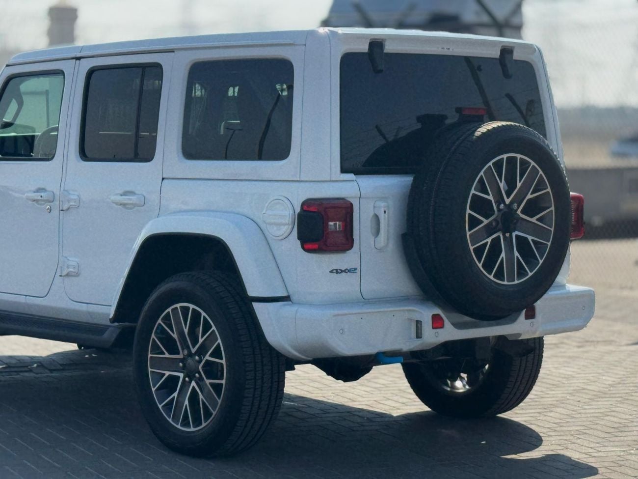 جيب رانجلر Wrangler 4XE 2.0L Turbo PHEV 2023 UAE Price @ 143,000 AED