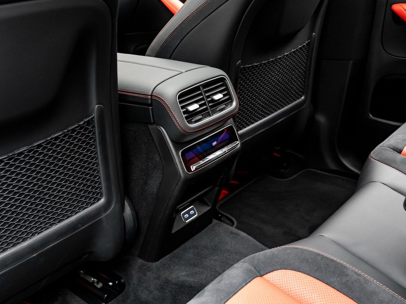 Mercedes-Benz GLE 53 AMG Premium + 3.0L 2025 Mercedes GLE53 AMG, 2030 Mercedes Warranty, Low KMs, GCC