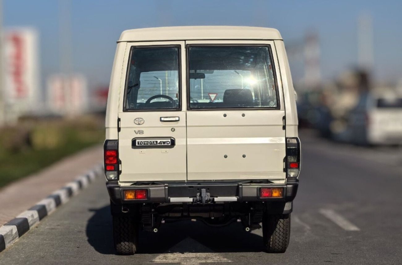 Toyota Land Cruiser 70 LC78 4.5L V8 Diesel M/T