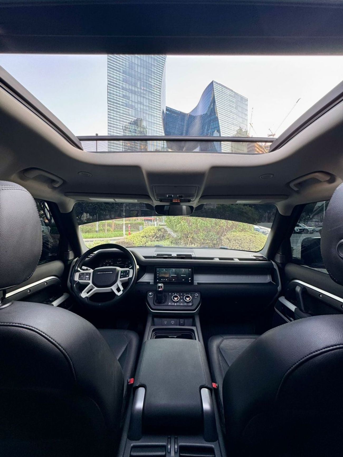 Land Rover Defender P400 110 First Edition 3.0L (7 Seater)