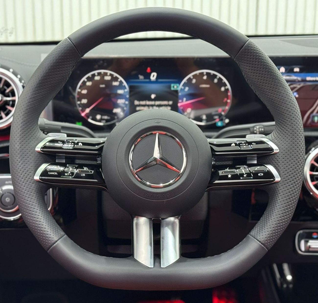 مرسيدس بنز A 200 AMG *Brand New* 2024 Mercedes Benz A200, 5 Years Mercedes Warranty, Delivery Kms, GCC