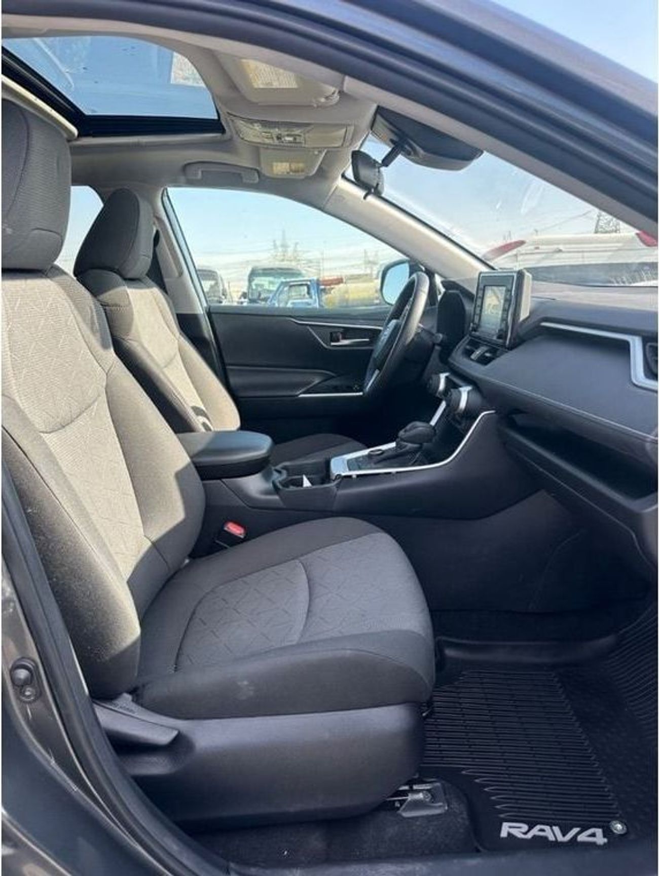 تويوتا راف ٤ Hybrid XLE 2.5L premium Full Option