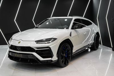 Lamborghini Urus Carbon Interior, Panoramic Roof, Two-Tone Interior, Lamborghini Warranty!!