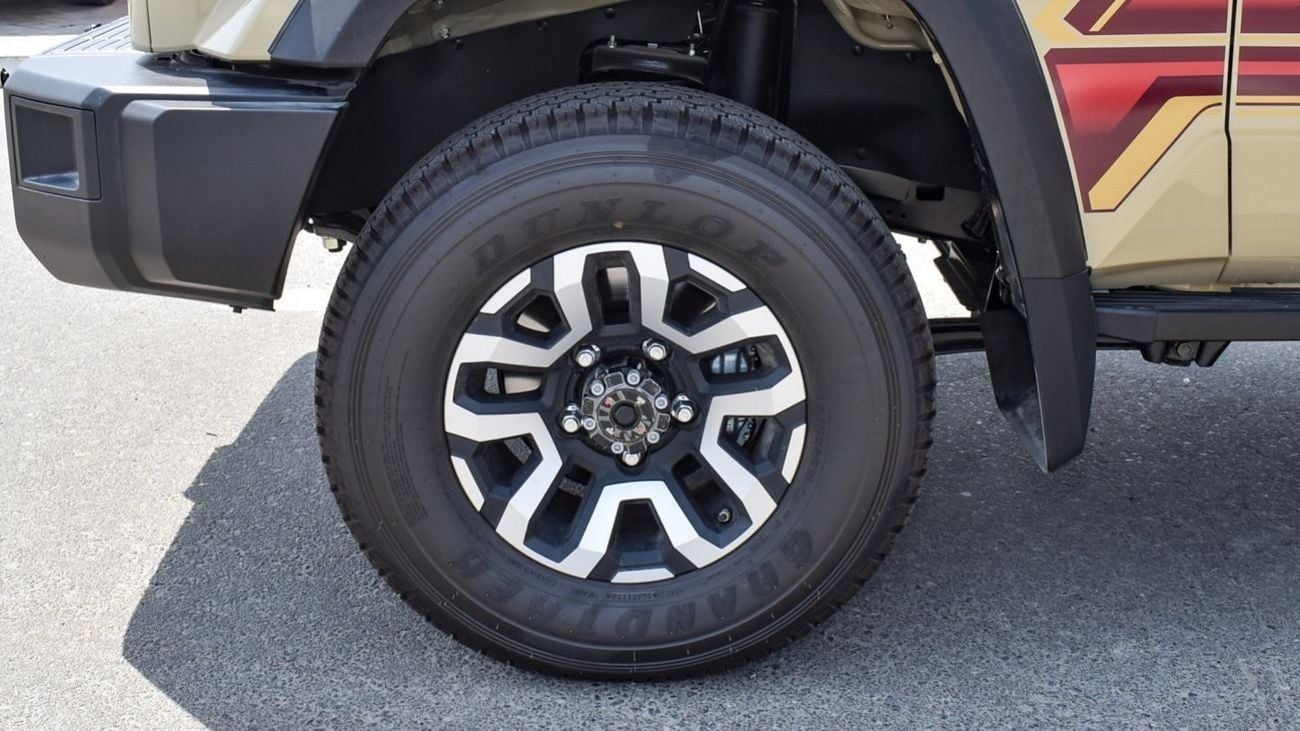 تويوتا لاند كروزر بيك آب 4.0L V6 Petrol Double Cabin A/T