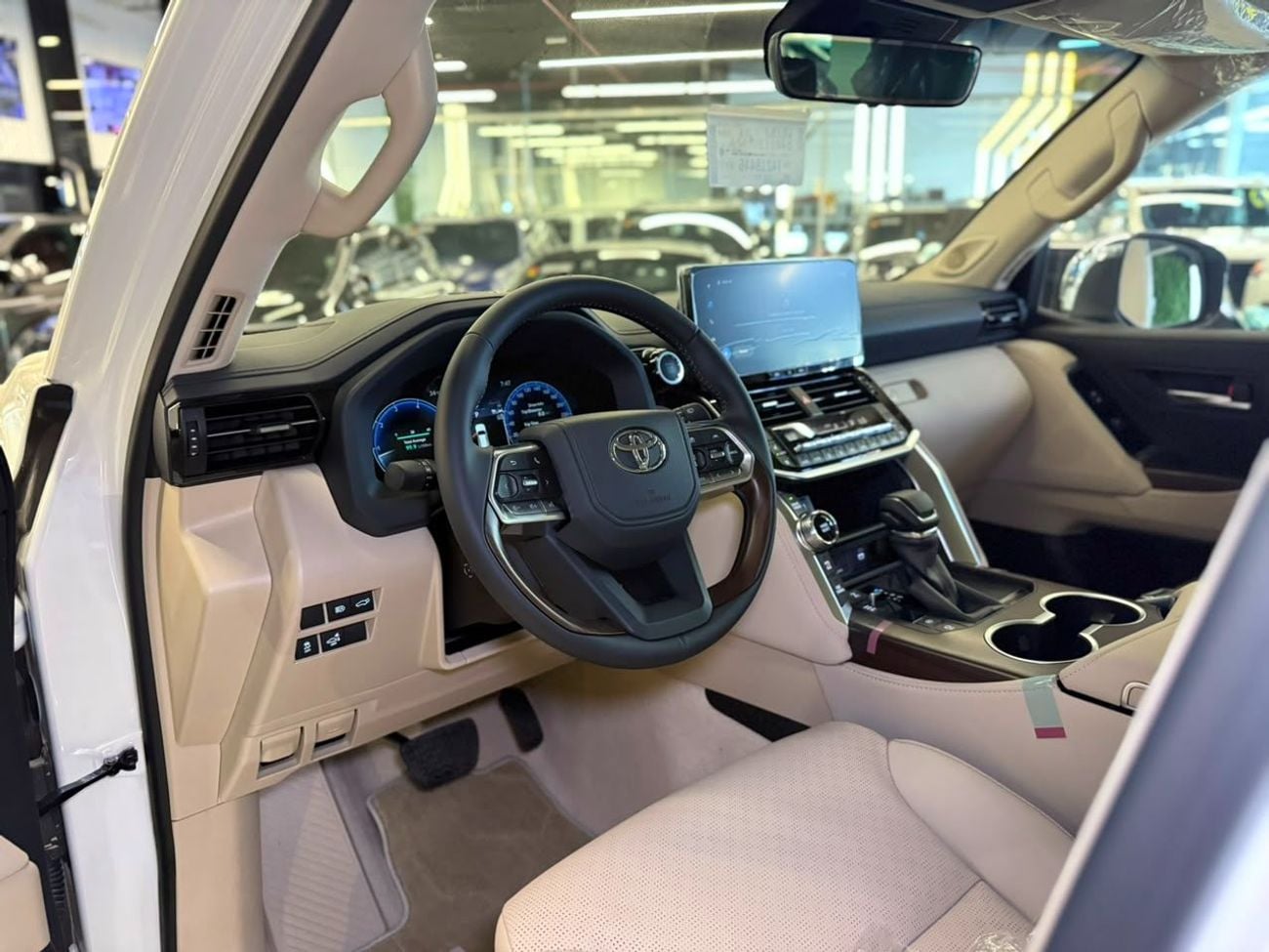 Toyota Land Cruiser 6,400 AED Monthy - 2026 Land Cruiser VXR 409TT - GCC - ALFuttaim Warranty