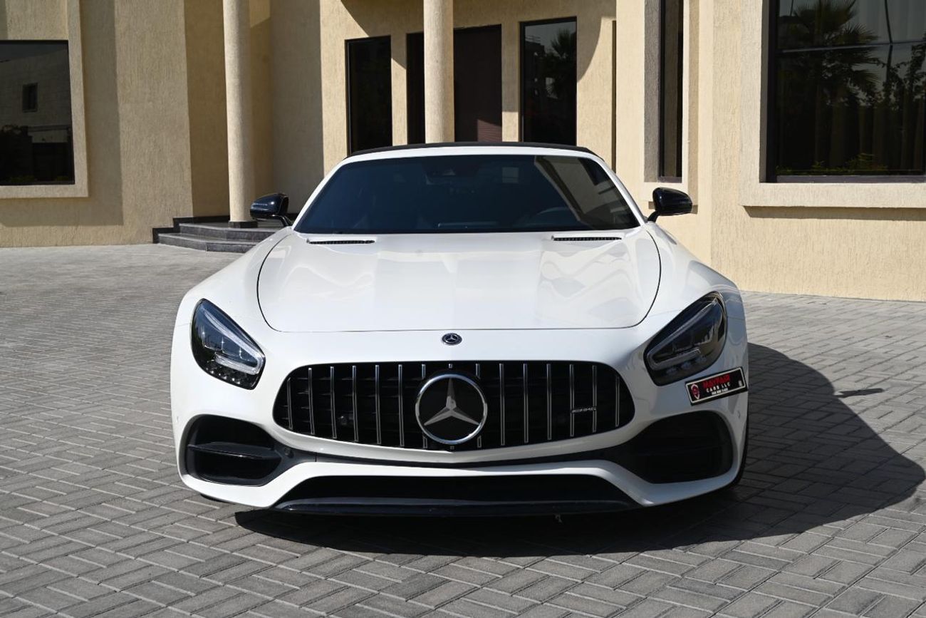 Mercedes-Benz AMG GT EMI 5999 AED - MERCEDES AMG GT 2020 - CONVERTIBLE ROOF  - V8 - LOW MILLAGE - WELL MAINTAINED