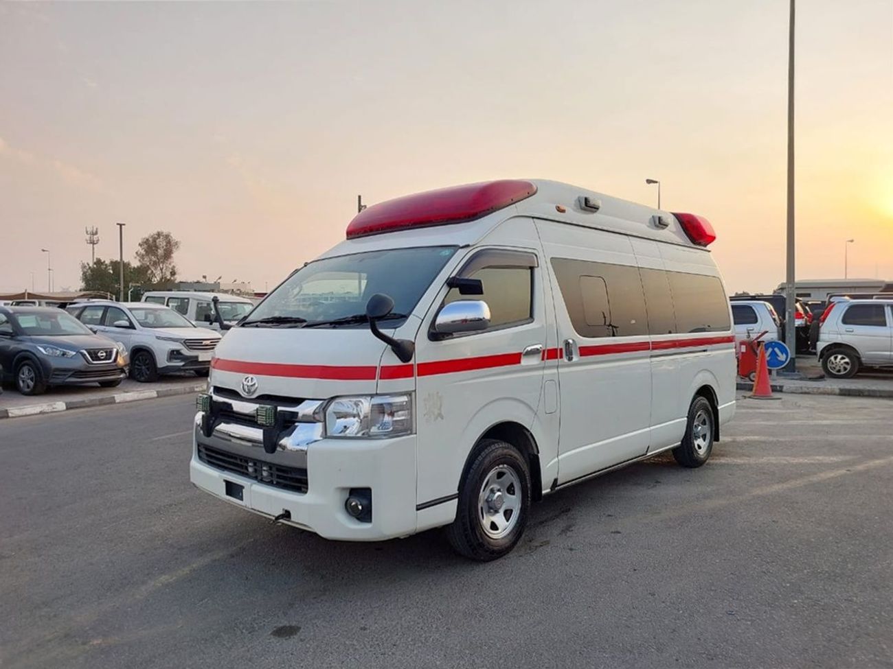 Toyota Hiace TOYOTA HIACE VAN AMBULANCE RHD 2015 MODEL 2.7 L PETROL AUTOMATIC(PM15128)