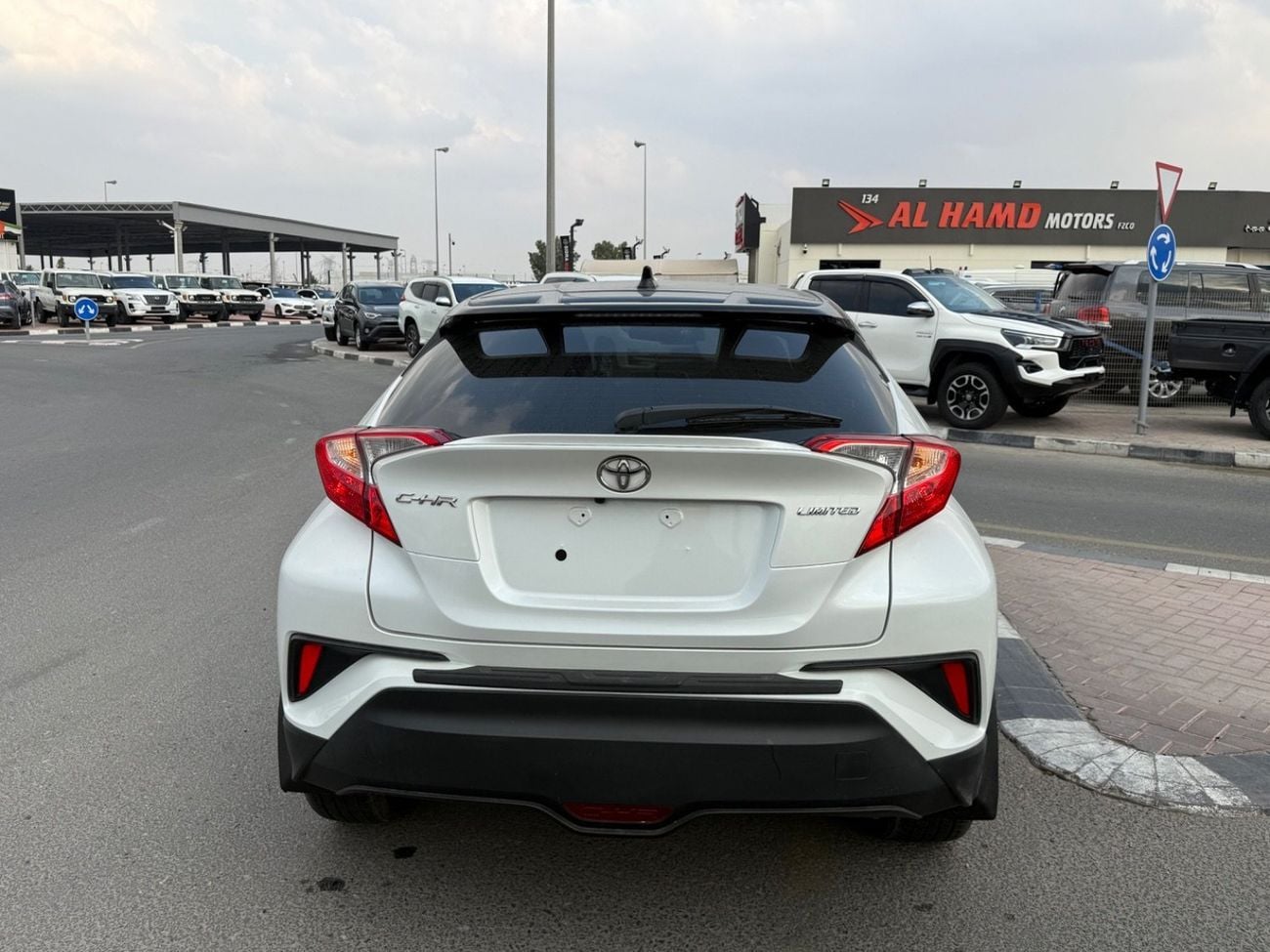Toyota CHR LIMITED,LEADER SEAT,PUSH START, STICKER 2023 MODEL