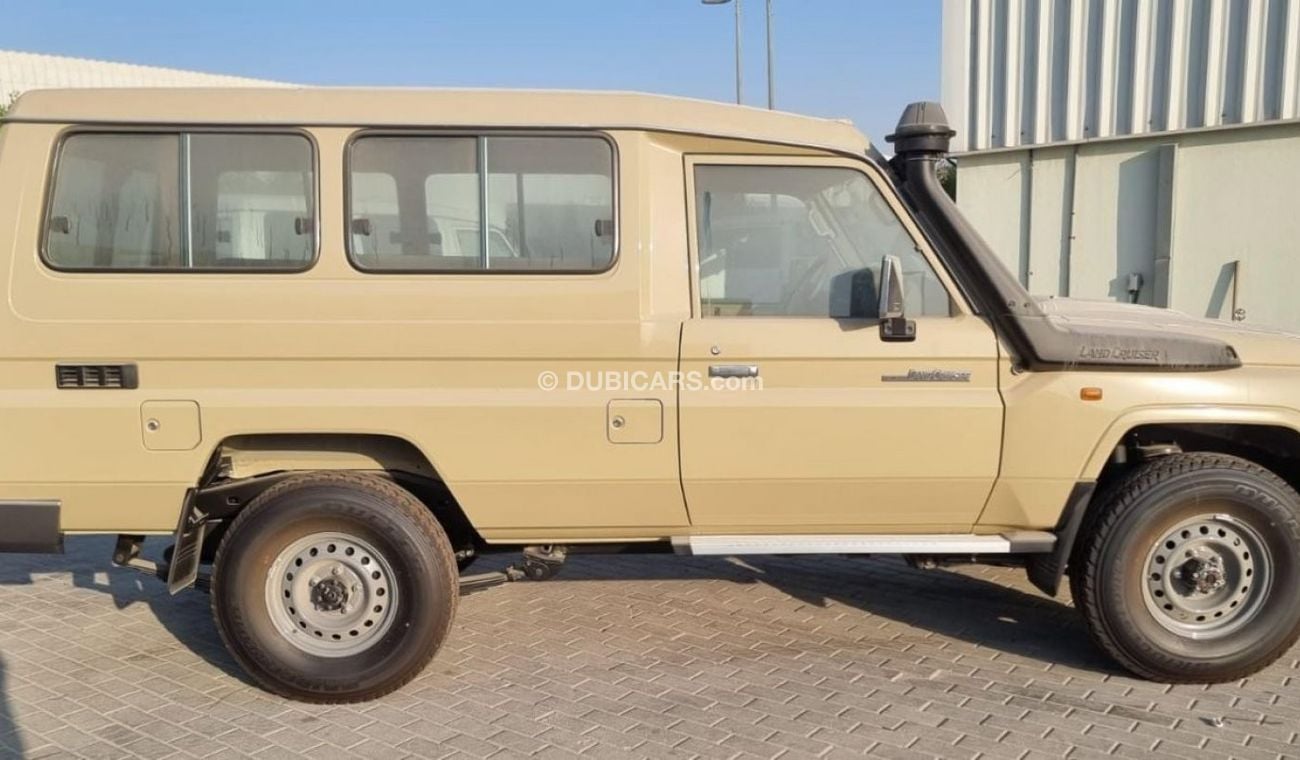 Toyota Land Cruiser 70 Toyota LC 78 4.5 DSL HTOP BEIGE COLOR