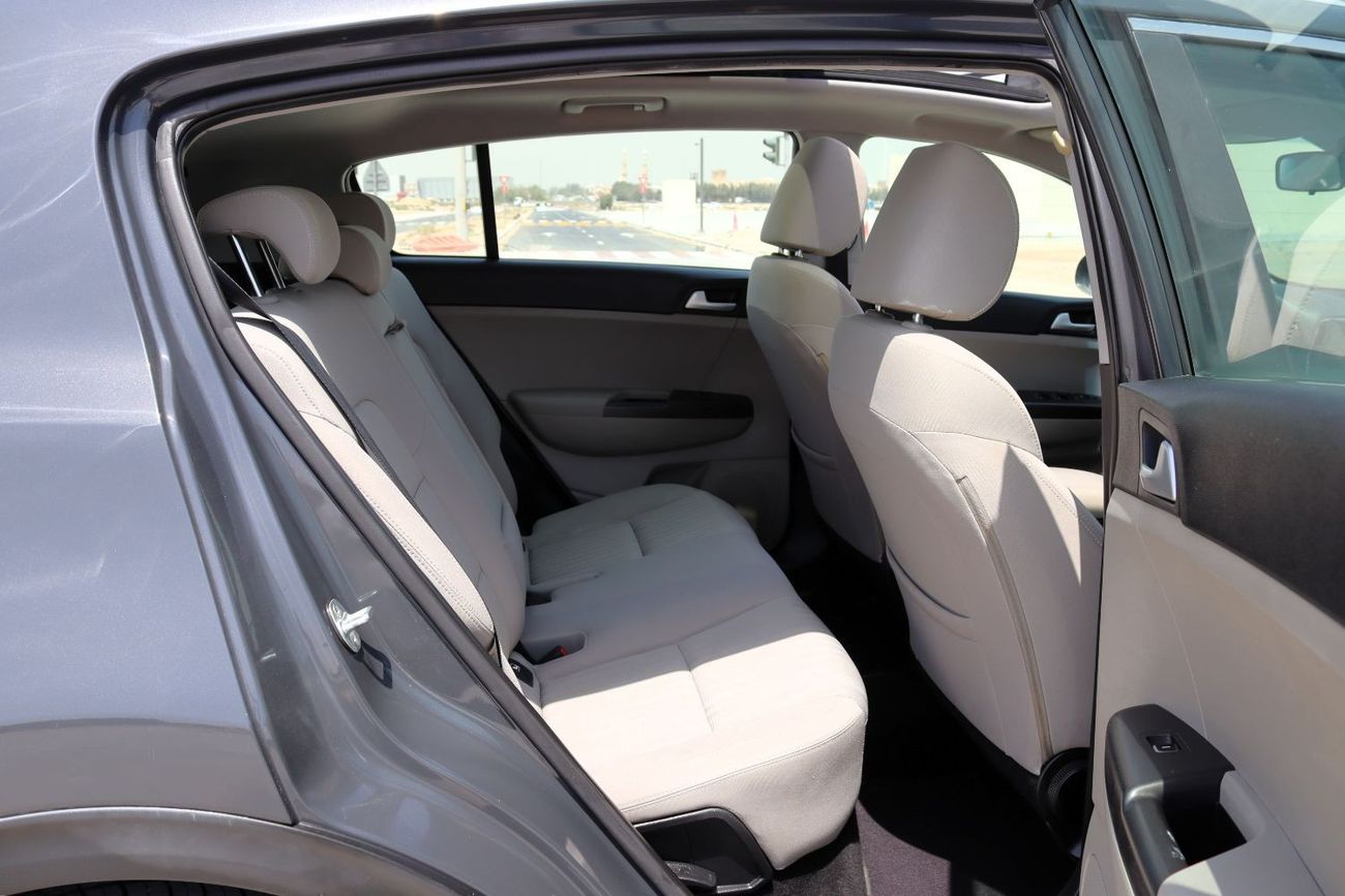 Kia Sportage LX 1.6L FWD