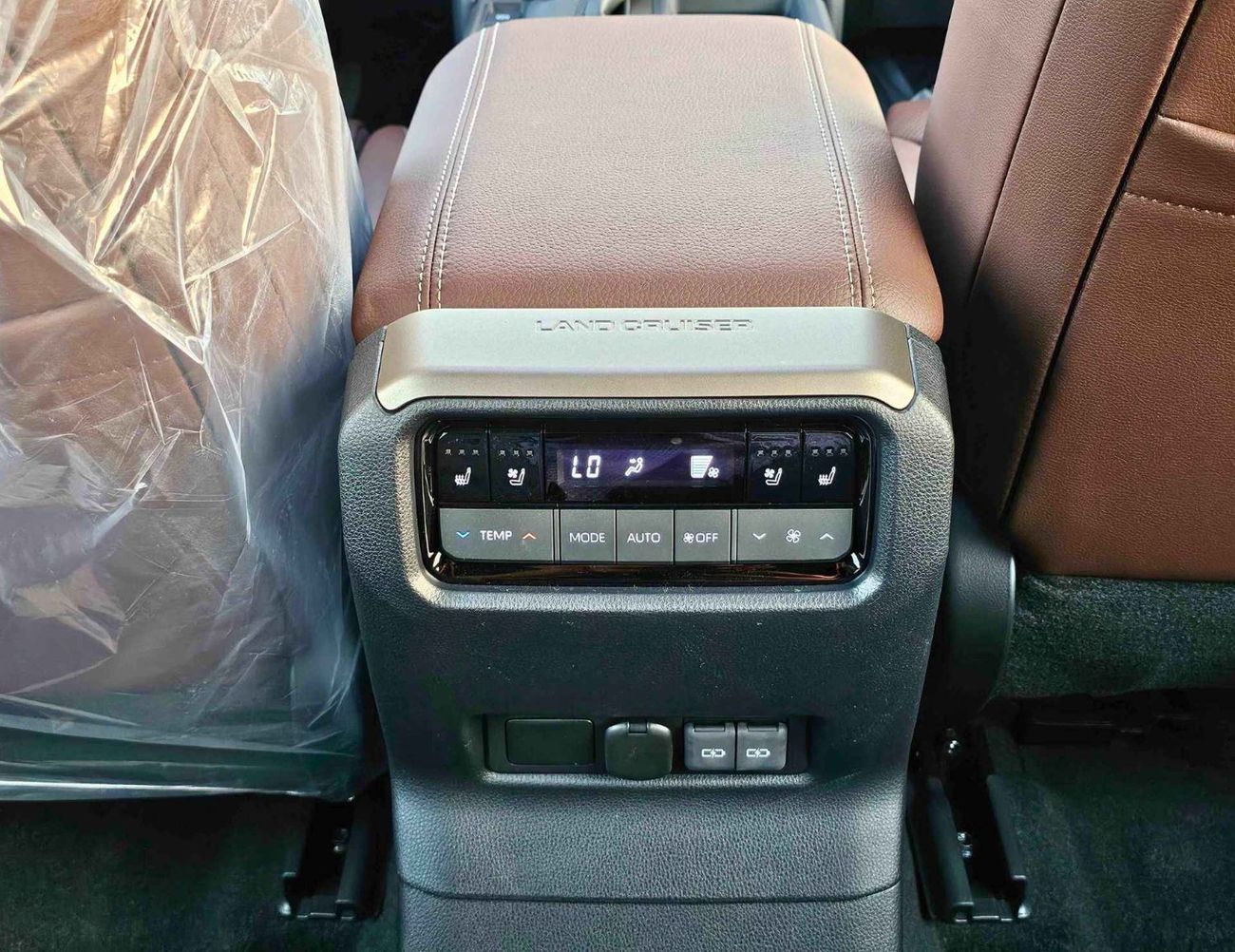 تويوتا برادو ADVENTURE TURBO/2.4L V4 PETROL/FULL OPTION/POWER SEATS/CODE#PR24S1