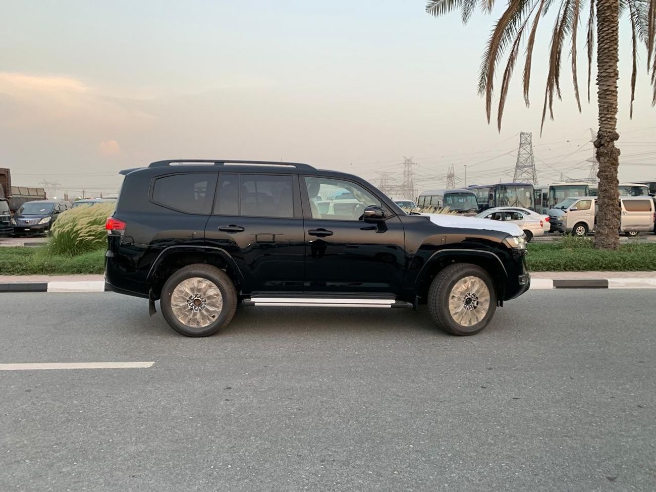 Toyota Land Cruiser GXR A/T 4.0L Gasoline