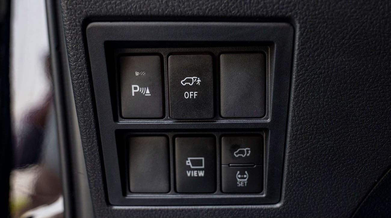 Toyota Fortuner VXR VX1 4X4 4.0L FORTUNER SR5 4.0L V6 PETROL