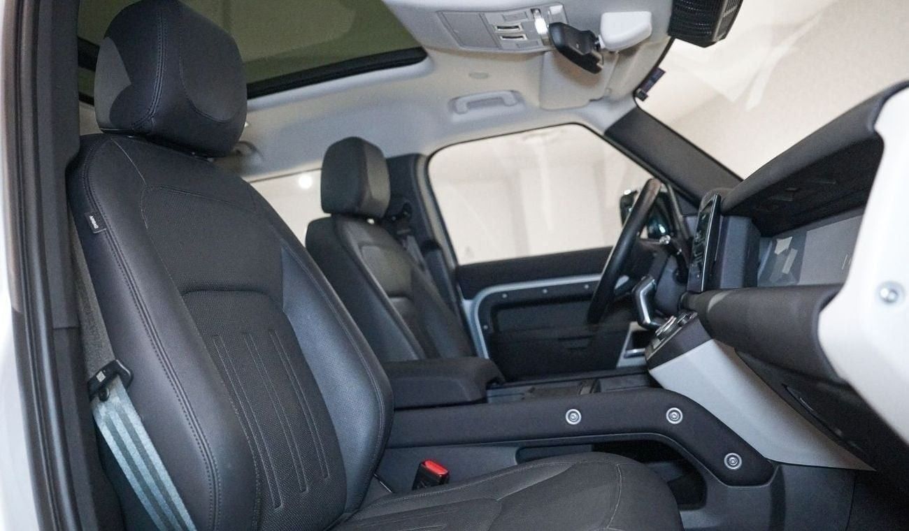 لاند روفر ديفندر | AED 4,021 P/M | Warranty Sept-2026 | GCC