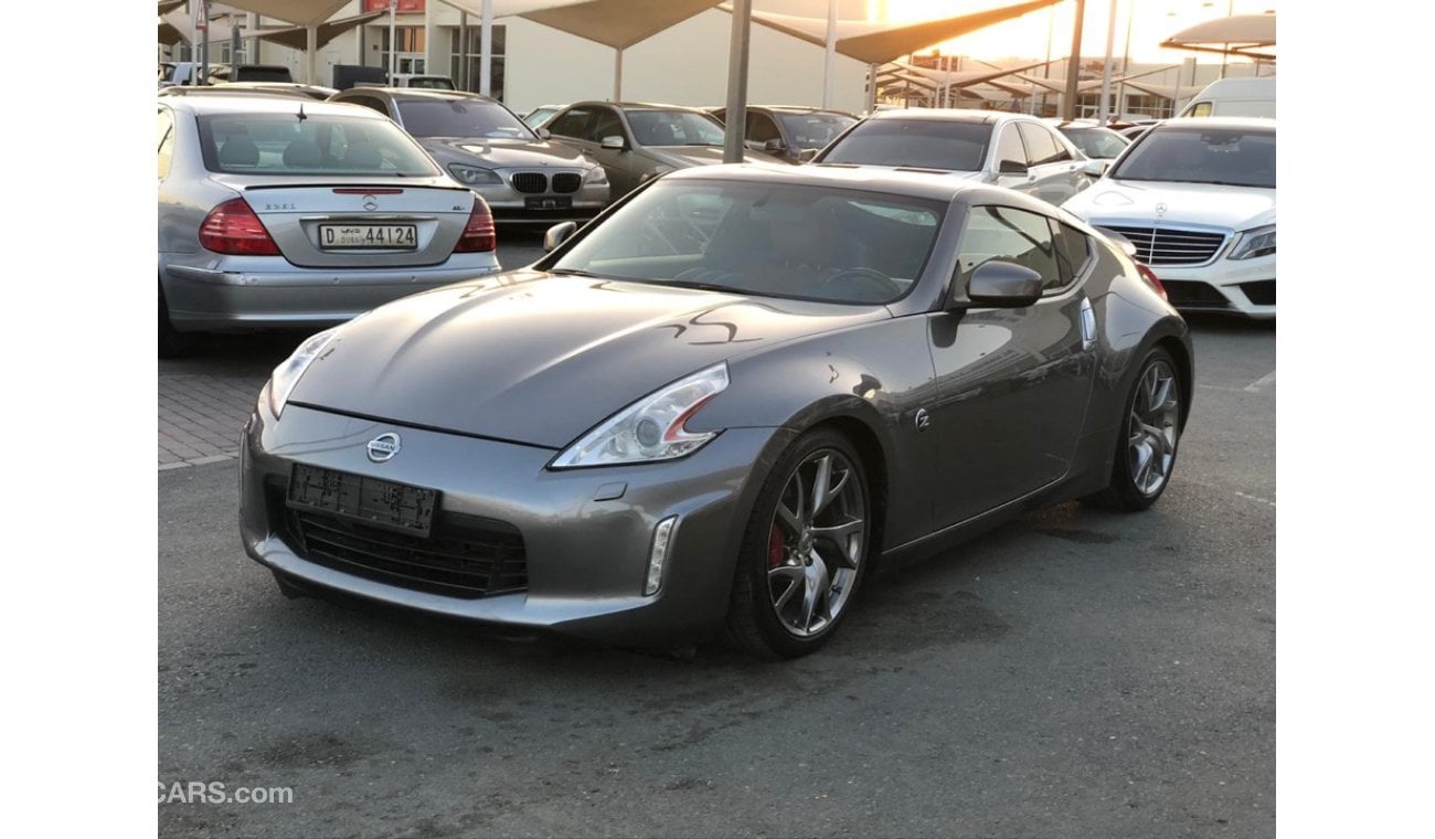 Nissan 370Z NissanZ370 model 2016 GCC car prefect condition one owner 2keys