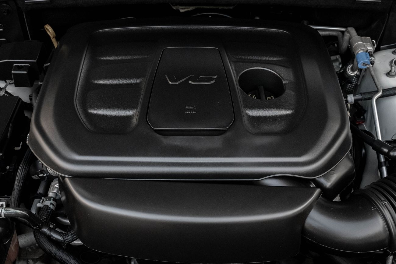 جيب جراند شيروكي Grand Cherokee LAREDO | 1,655 P.M | 0% Downpayment | Low KM | Warranty | Pristine!