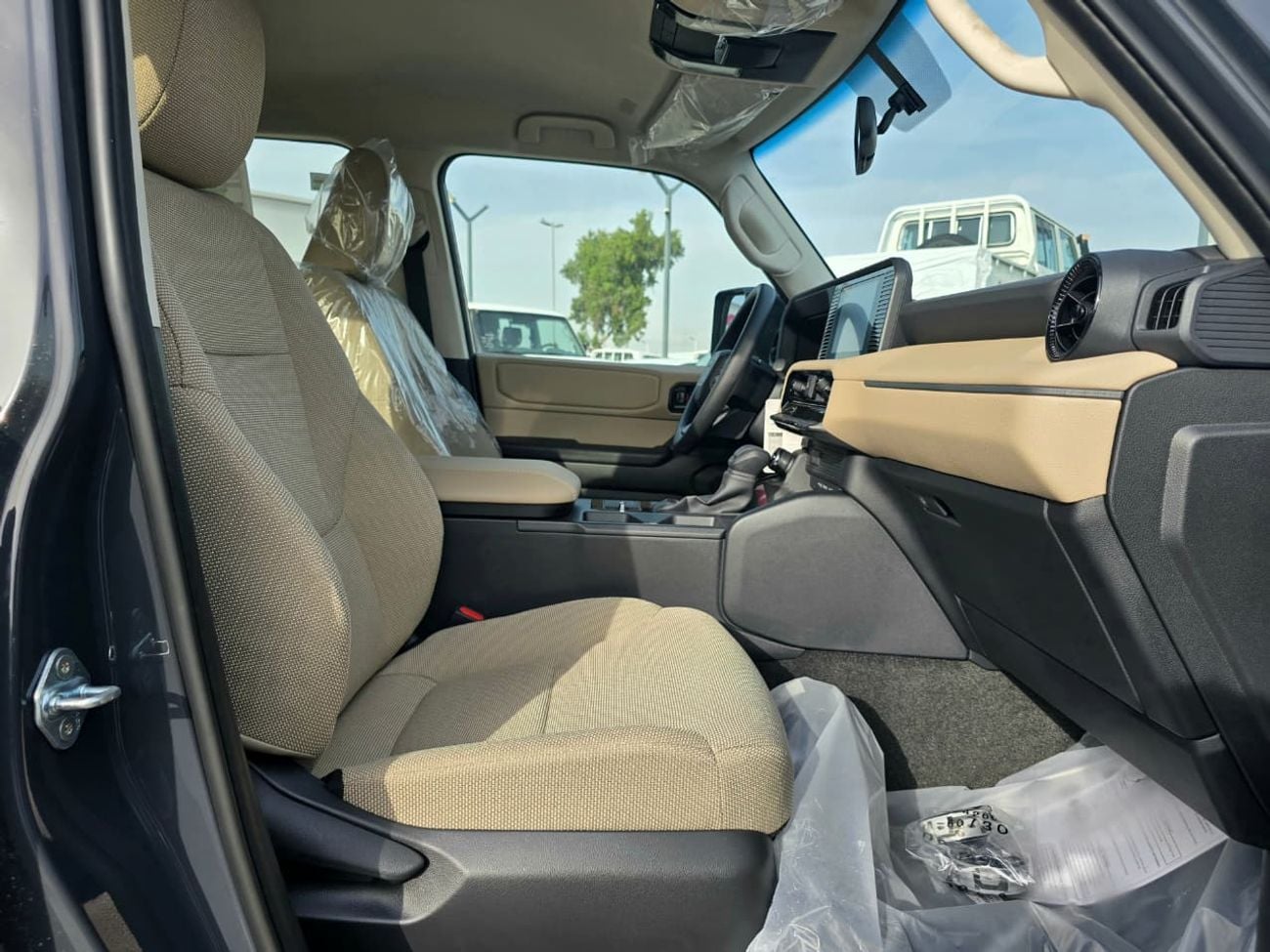 تويوتا برادو Toyota land Cruiser prado  MID 2.4l petrol Turbo A/T SUV 4WD  grey color 2026 model