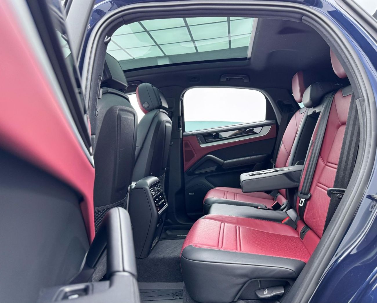 Porsche Cayenne Base Coupe 2024 Porsche Cayenne Coupe, 2027 Prosche Warranty, Full Posche Service History, Very Low