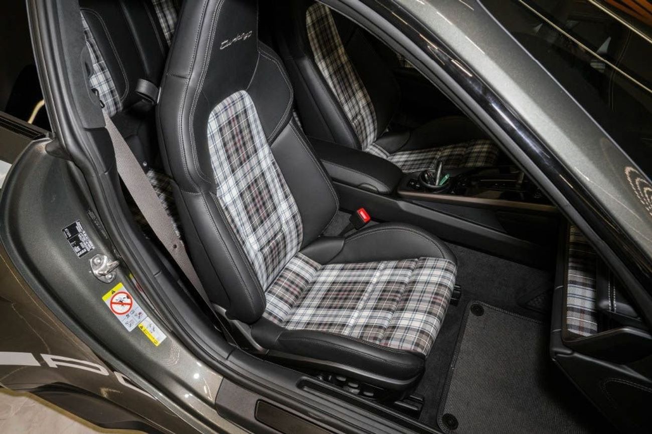 بورش 911 Turbo S 3.8L (640 HP) Coupe