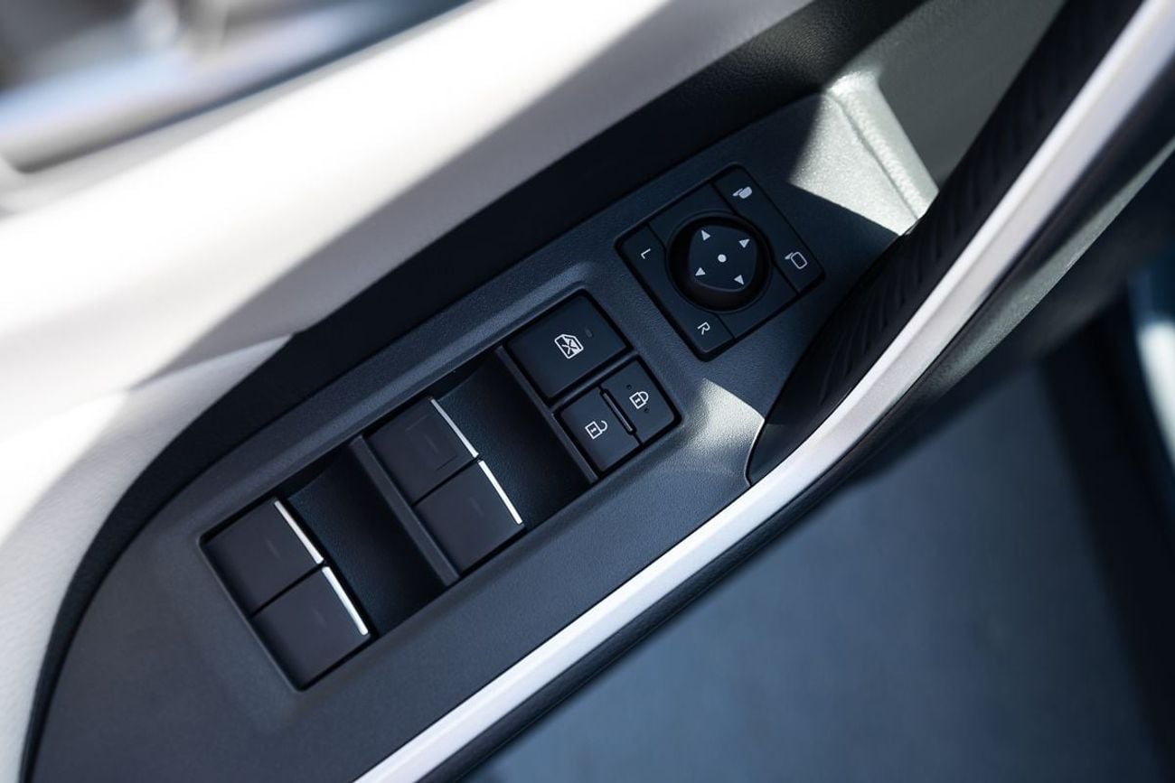 تويوتا راف ٤ 2.5L Adventure