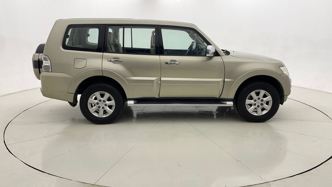 ميتسوبيشي باجيرو GLS LOWLINE 3.5 | بدون دفعة مقدمة | اختبار القيادة في المنزل