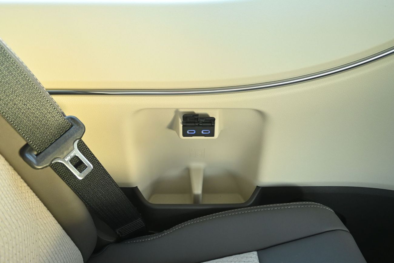 تويوتا هاياس Toyota Hiace GL Hi-Roof 3.5L V6 Petrol Automatic White Bumper, 12+1 Seater Model 2026